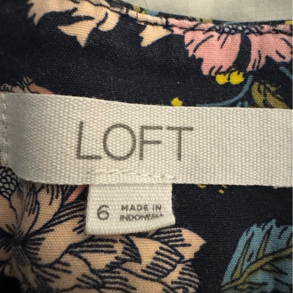 2 pair Loft shorts, size 6 EUC one pink with patch pockets & navy floral Riveria - Picture 11 of 16